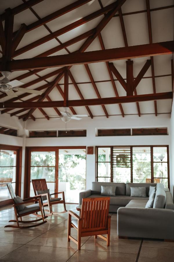 Salvatierra Beachfront Hotel Puerto Coyote Exterior photo